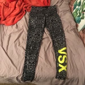 Victoria’s Secret knockout leggings